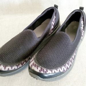 Comfy Comfy Comfy Black Shoes w/Memory Foam